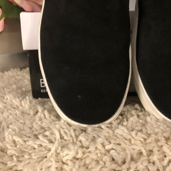 💦💧Blondo Waterproof Black Suede Sneakers! - Picture 8 of 8